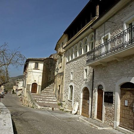 La Loggia Di Federico Hotel Navelli Quarto foto